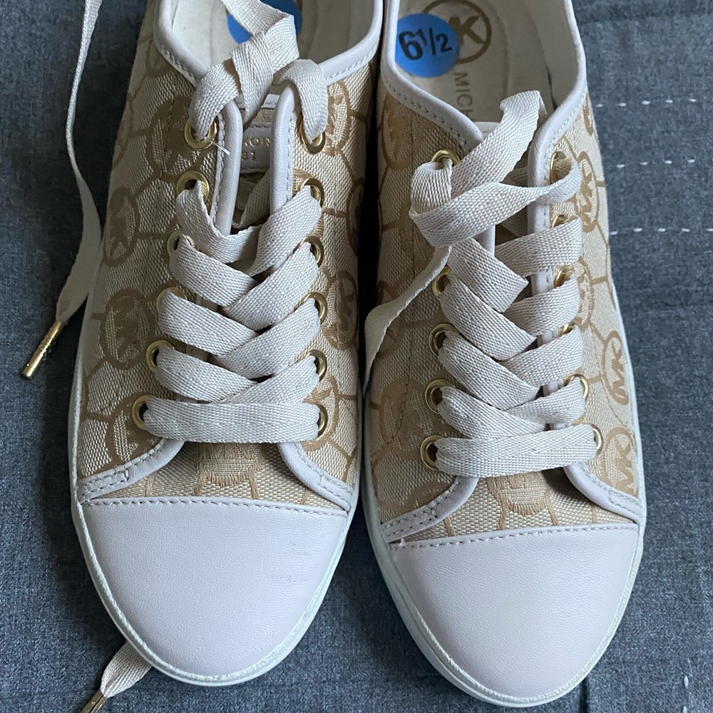 Beautiful Michael Kors sneakers